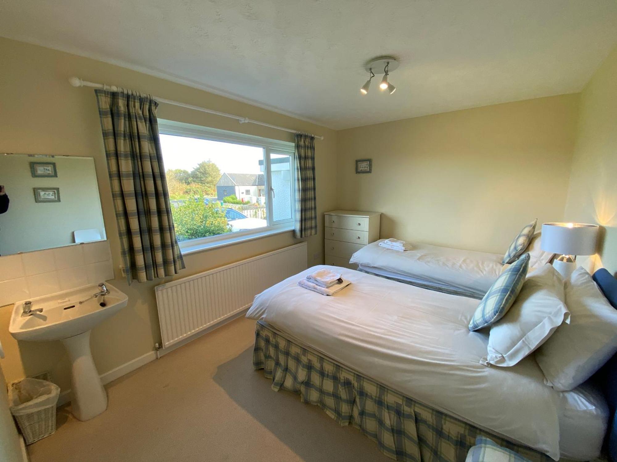 Amazing Sea Views, Short Walk To The Holiday home Rhoscolyn